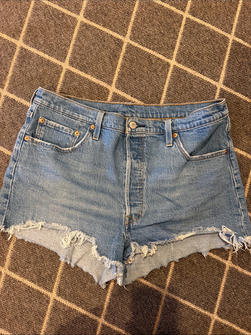 Levi’s 501 Like New Women’s Light Blue Denim Cutoff Shorts
